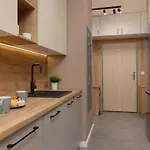Active By Renters * 华沙